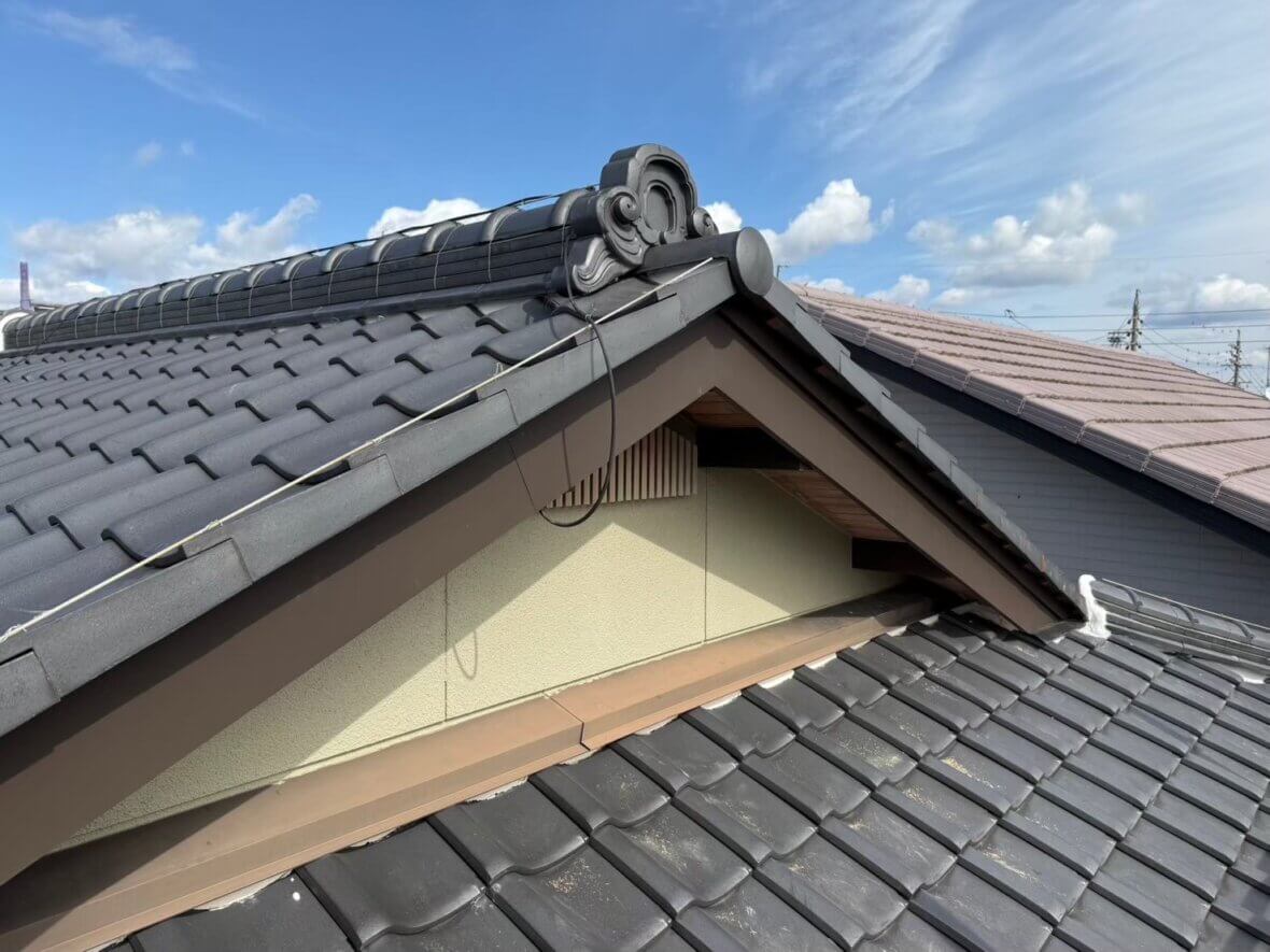 LINE_ALBUM_破風母屋壁際板金工事_250504_1