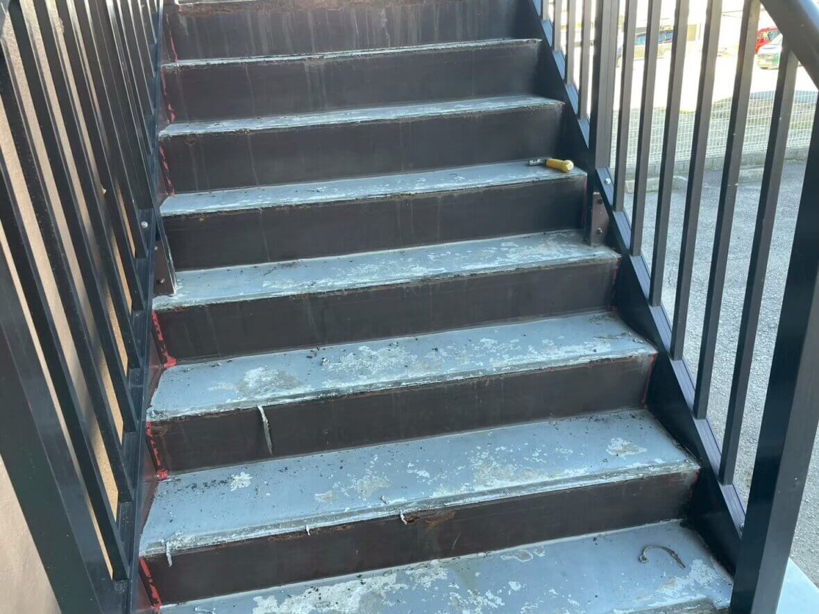 LINE_ALBUM_防水工事_260311_1